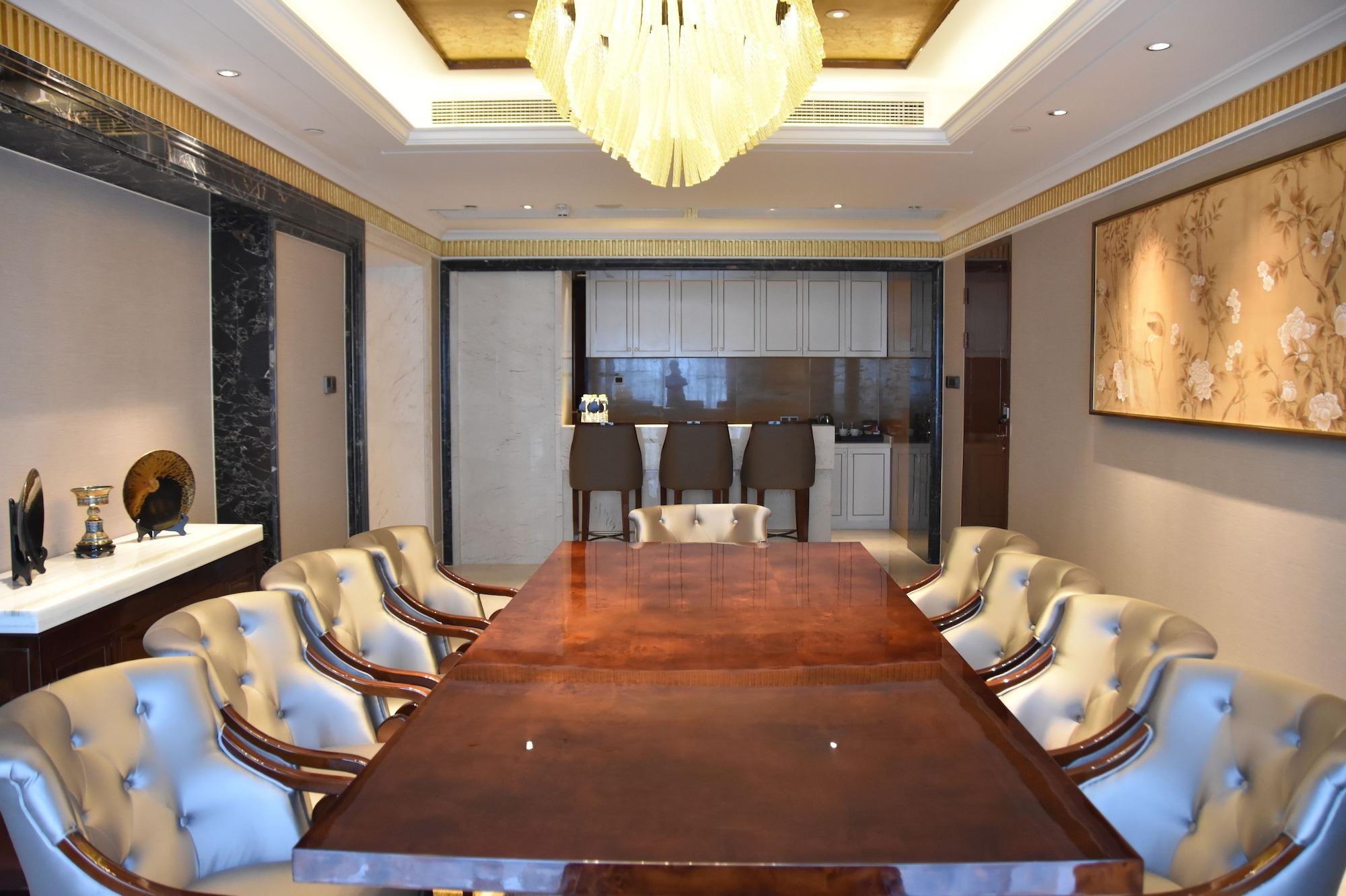 Hilton Wuhan Yangtze Riverside Exterior foto