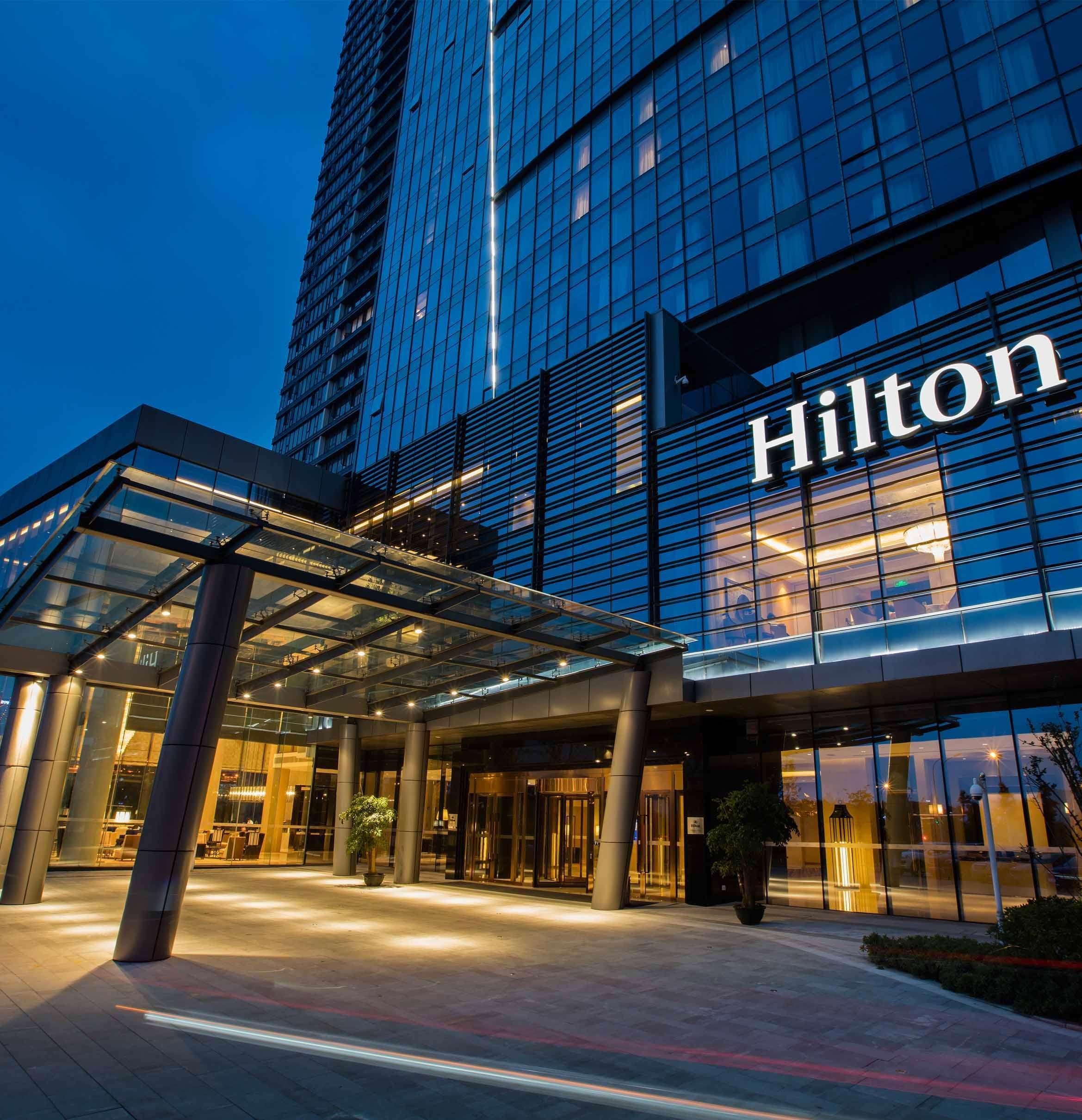 Hilton Wuhan Yangtze Riverside Exterior foto