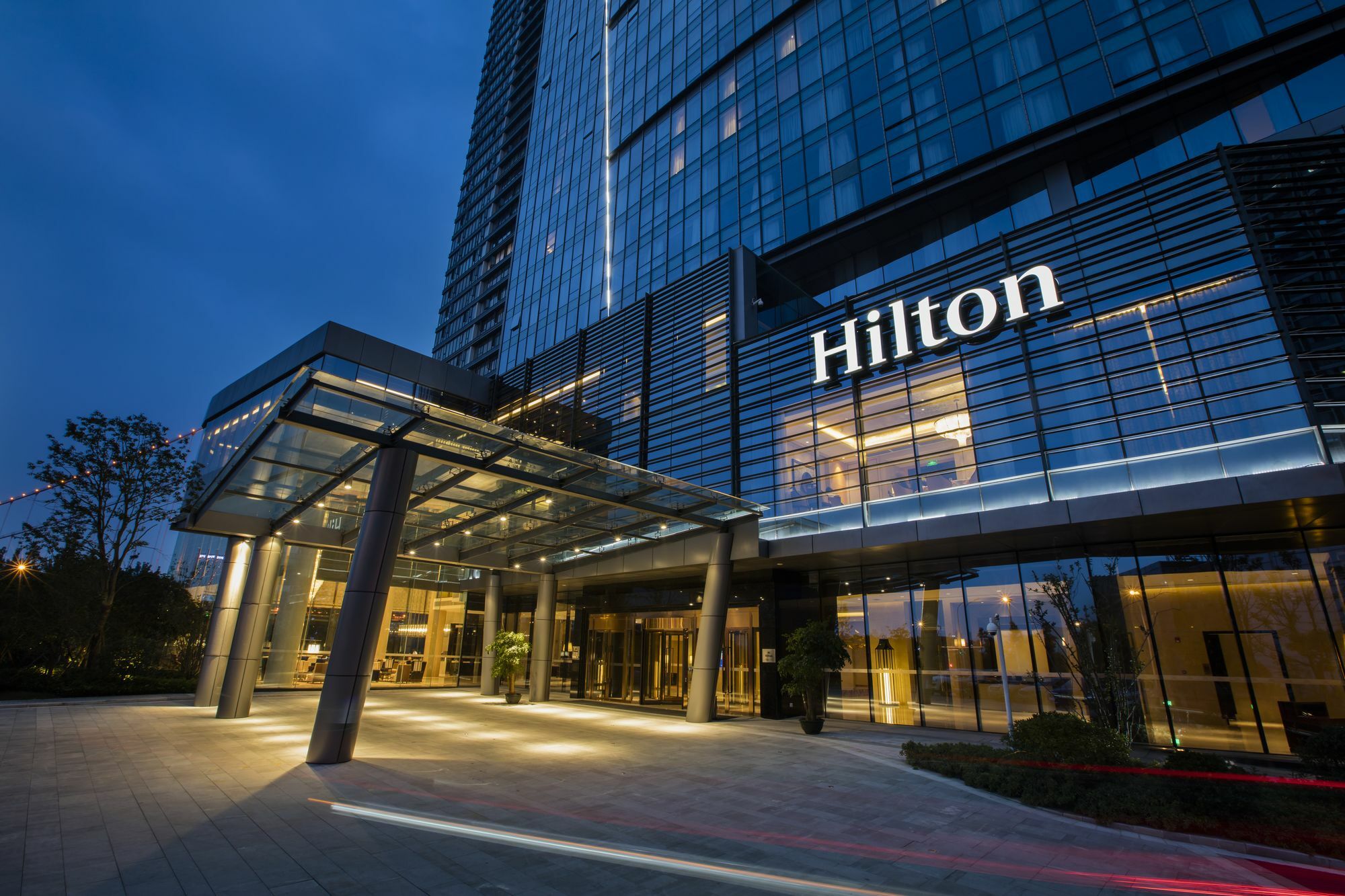 Hilton Wuhan Yangtze Riverside Exterior foto